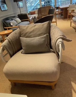 Teak outdoor lounge chair