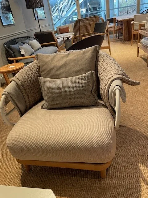Teak outdoor lounge chair